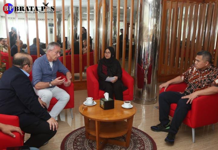 Dokter Bedah Saraf Universitas Groningen Belanda Bertemu Bupati Banyuwangi, Sharing Bidang Kesehatan