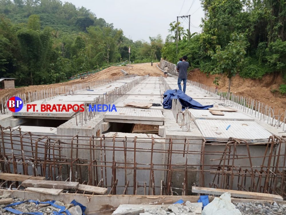Rehabilitasi Jembatan Desa Dawuhan Resmi Putus Kontrak, Pemkab Blitar Lakukan Tender Ulang