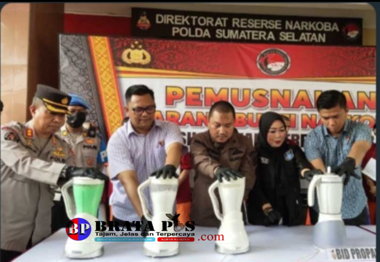 Ditresnarkoba Polda Sumsel Musnakan Barang Bukti Narkoba Jenis Sabu 7,7 kilogram 183 Butir Pil Ekstasi
